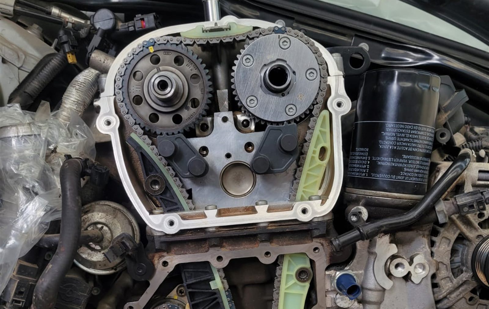Distribución de un motor en reparación